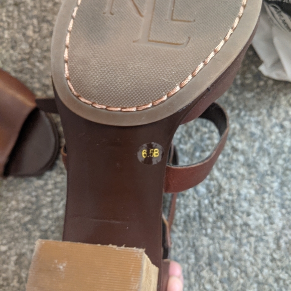 Ralph Lauren heels - Picture 5 of 7